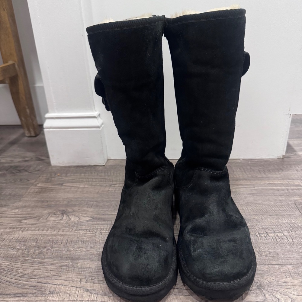 UGG Australia 1895 Black Suede Shearling Cargo Pocket Buckle Boots Womens 9